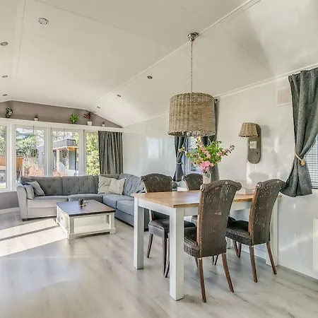 4-pers. Chalet Met Eigen Parkeerplaats In Veluwe