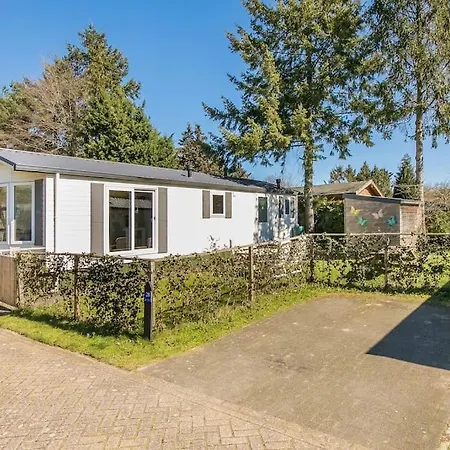Chalet 4-pers. Chalet Met Eigen Parkeerplaats In Veluwe *