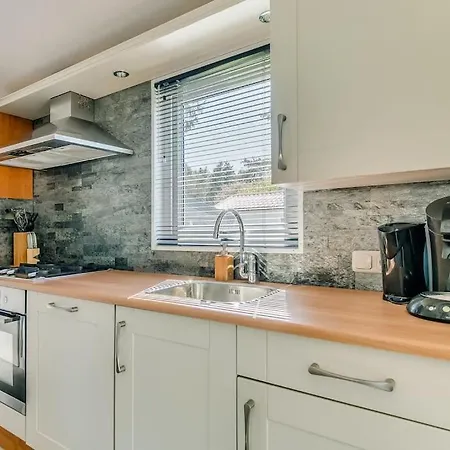 4-pers. Chalet Met Eigen Parkeerplaats In Veluwe شاليه *